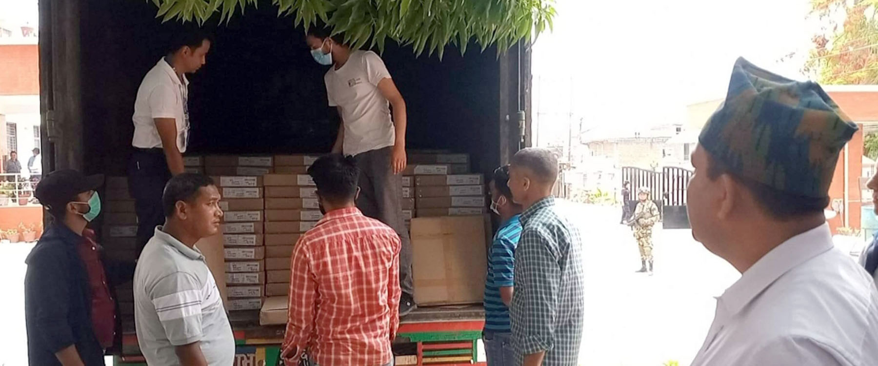 मतपत्र झारिँदै