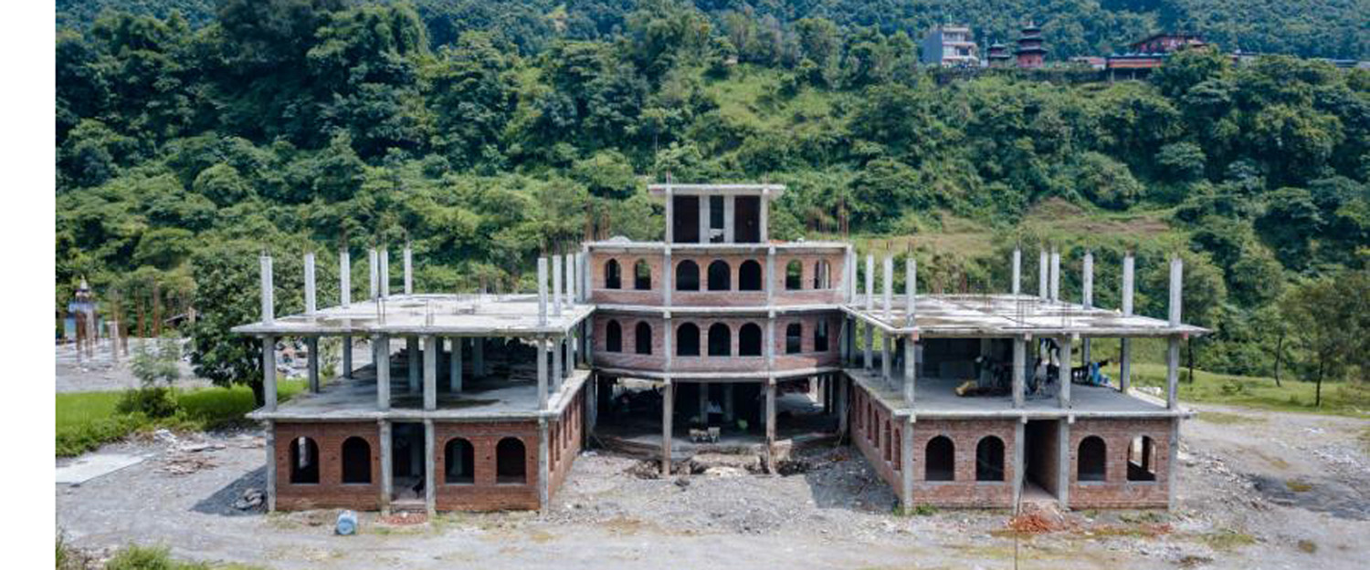 निर्माणाधीन मानव आश्रम