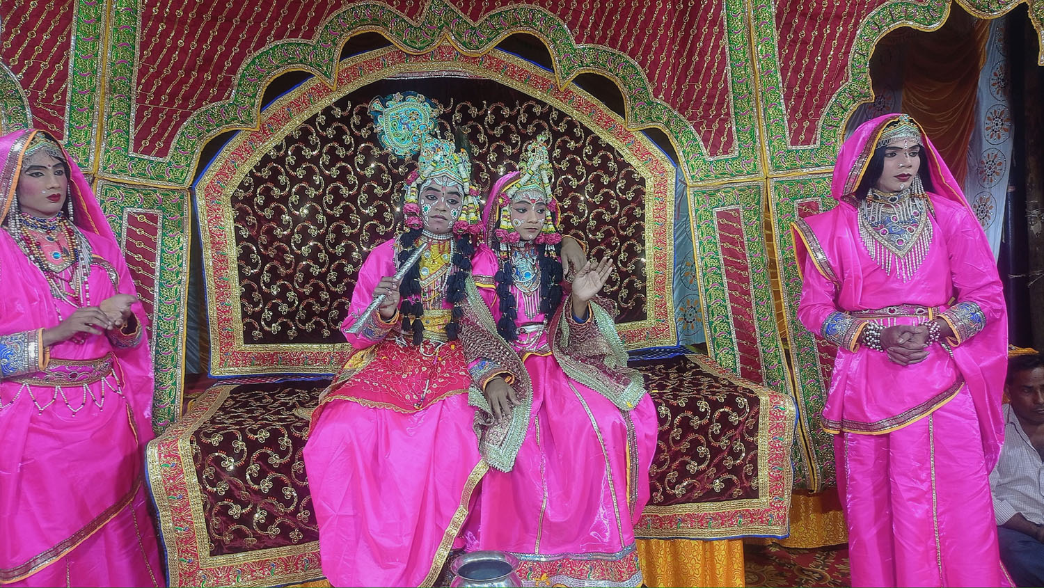 रासलीला मञ्चन
