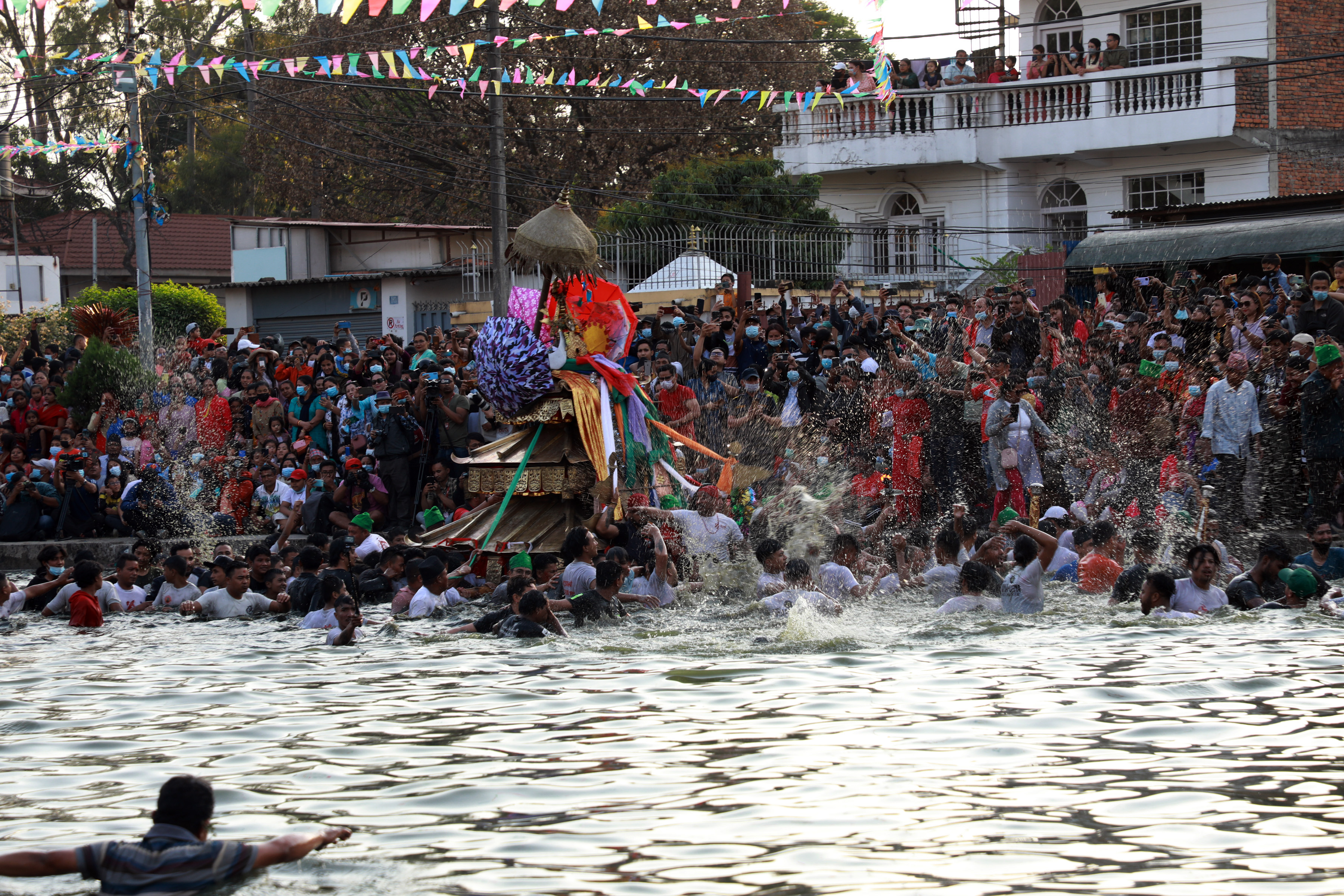 गहना खोज्ने जात्रा