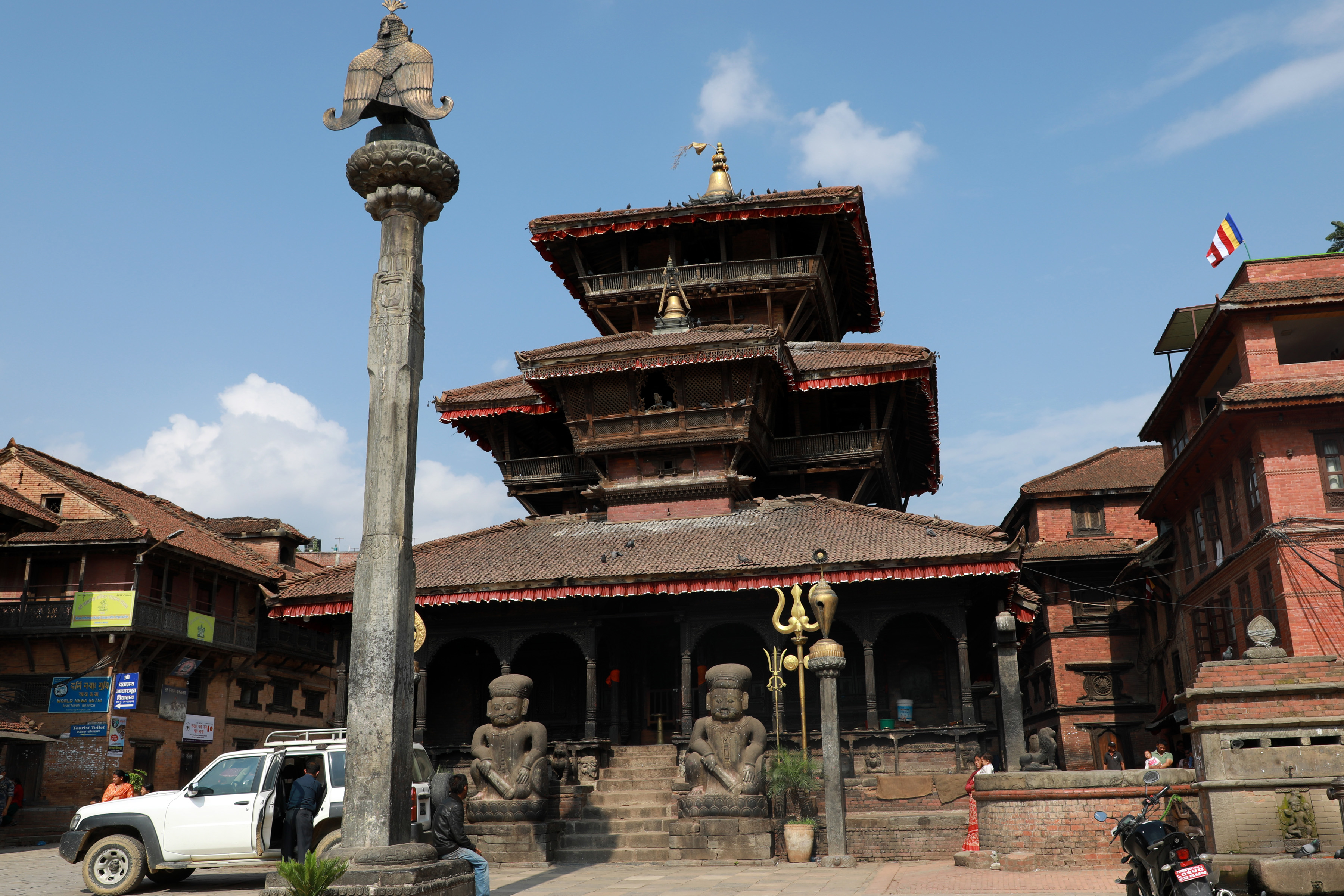 एउटै रुखबाट बनेको दत्तात्रय मन्दिर