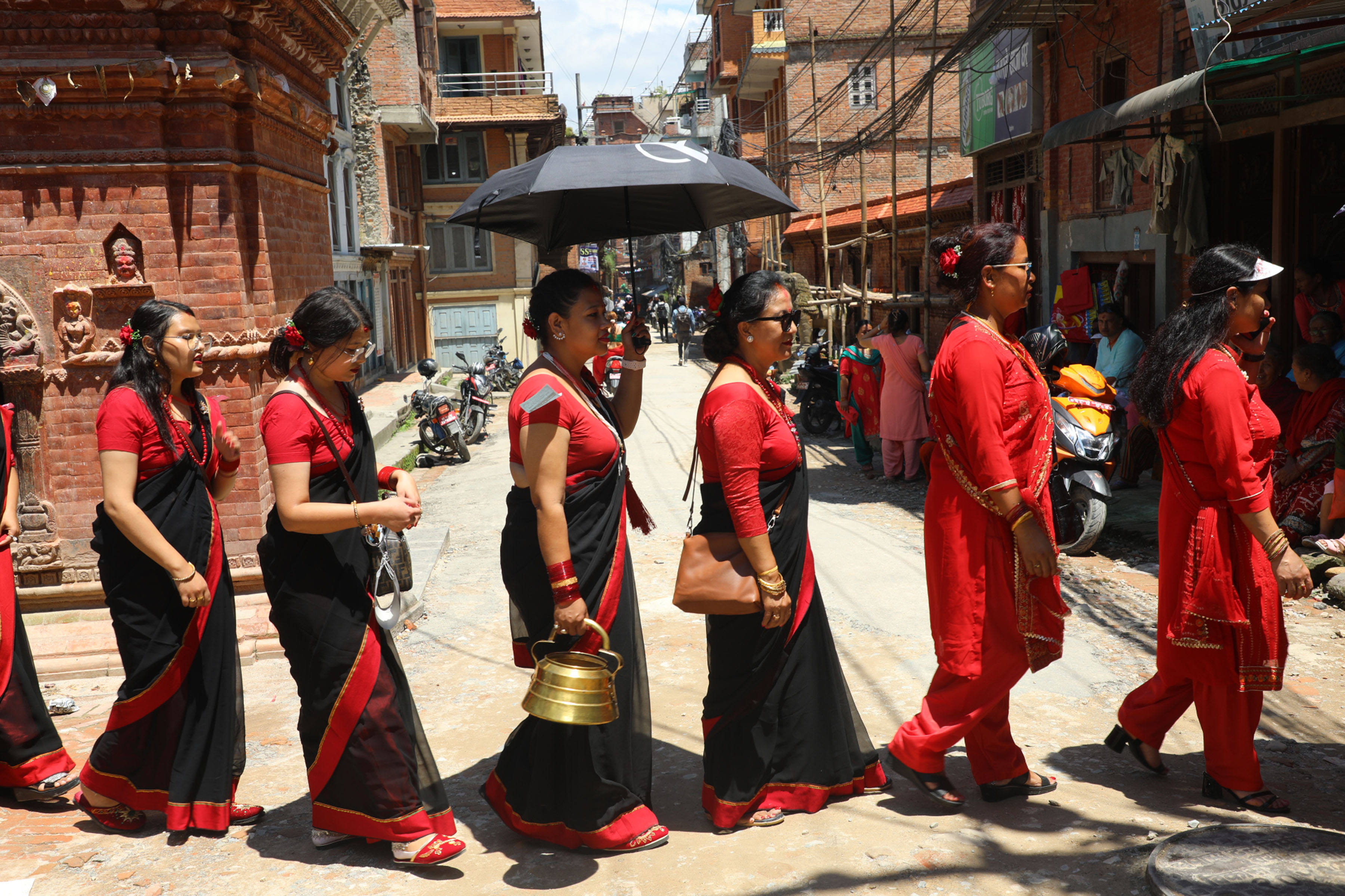 कृष्ण र्‍यालीमा सहभागी भक्तजन
