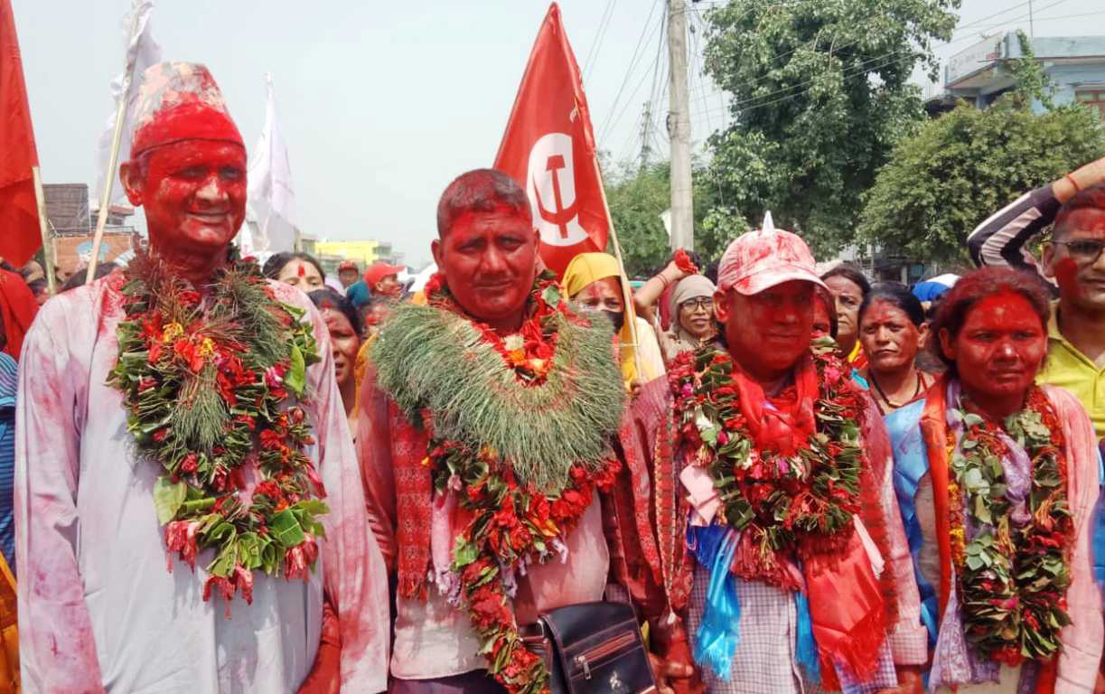 विजयी उम्मेदवार महरालगायत र्‍यालीमा