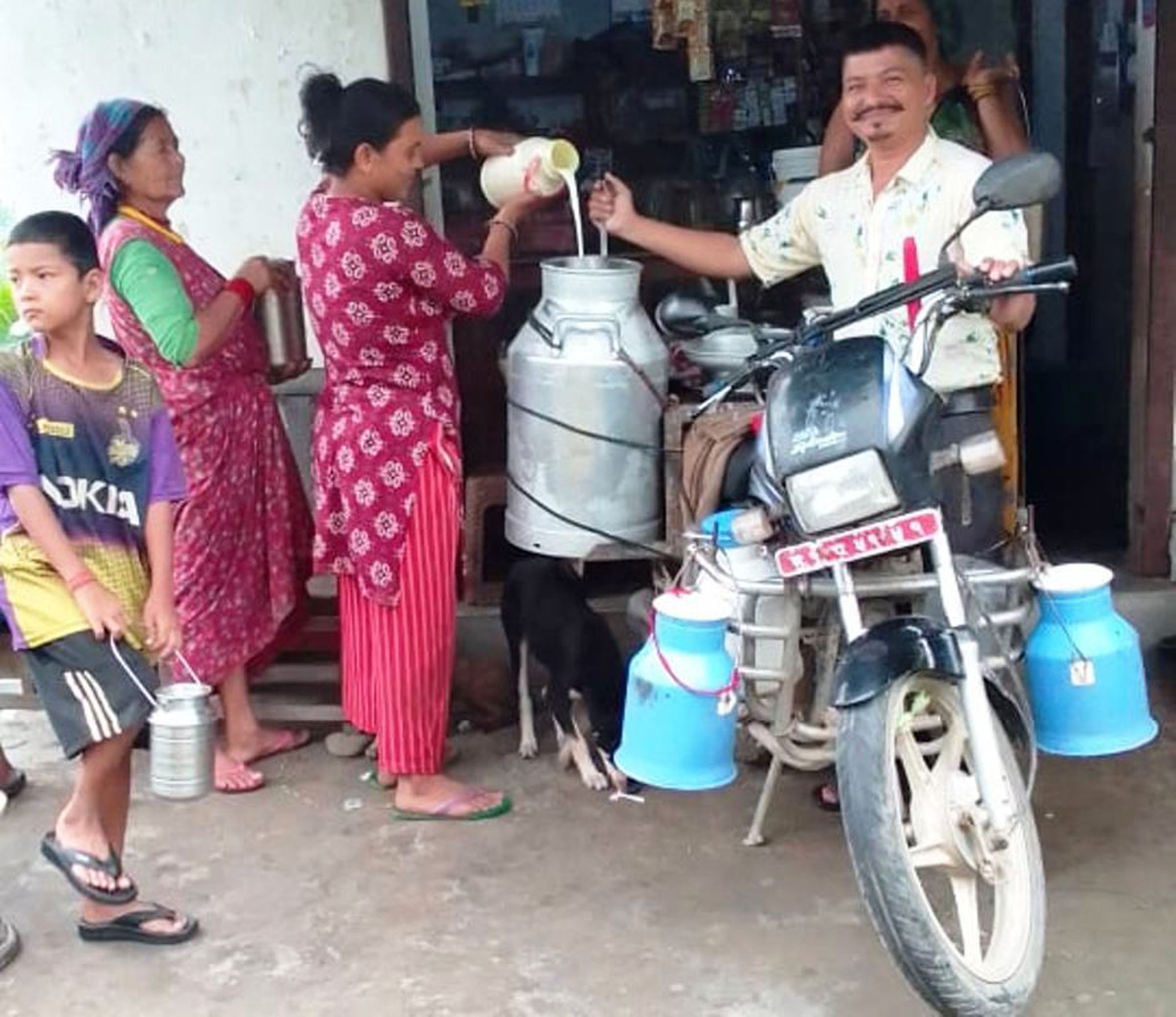 दूध बिक्रीबाट आत्मनिर्भर बन्दै