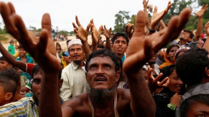 शरणार्थी शिविरमा दुई लाख रोहिङ्ग्याको ¥याली
