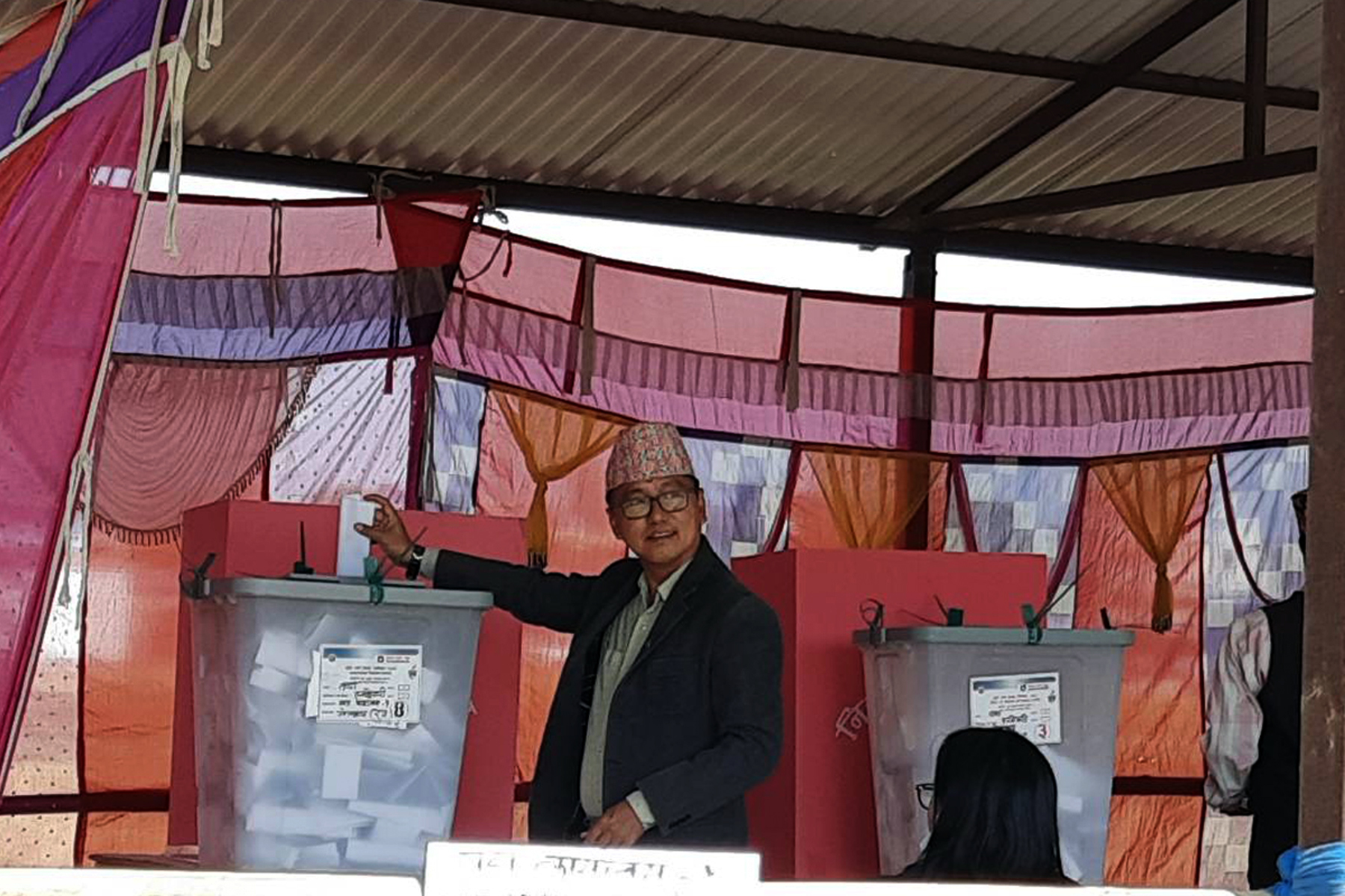 अध्यक्ष लिङ्देनद्वारा मतदान