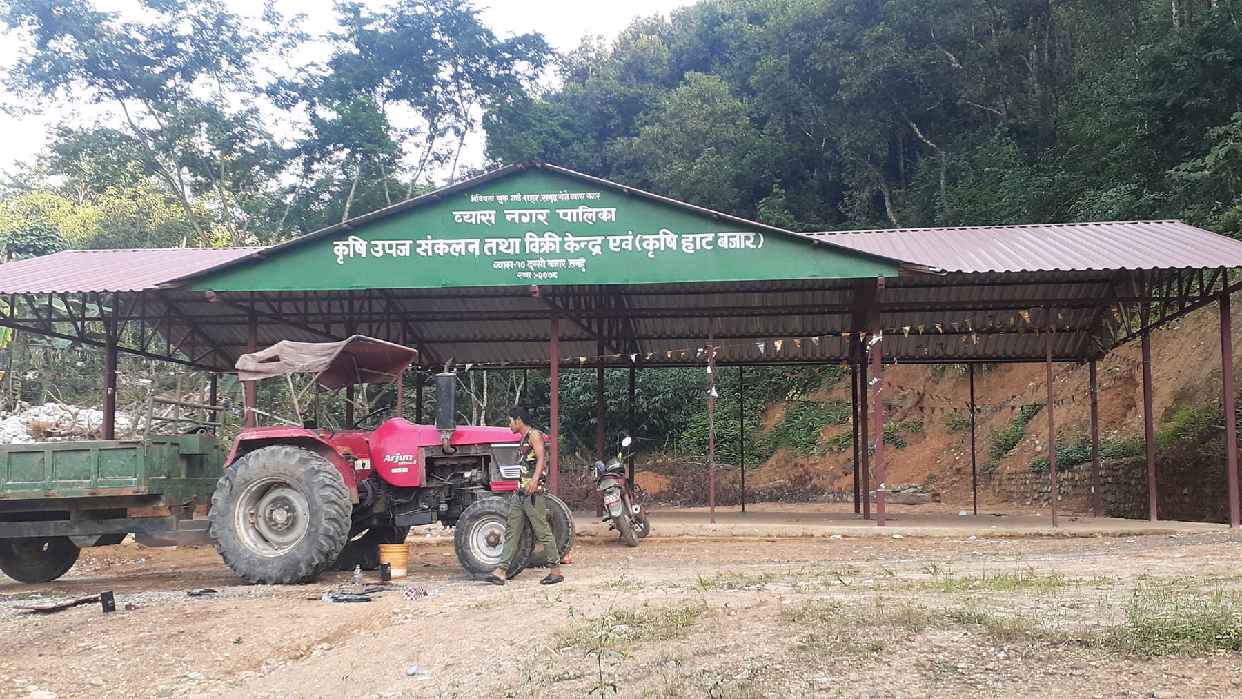 निर्माणाधीन हाट बजार