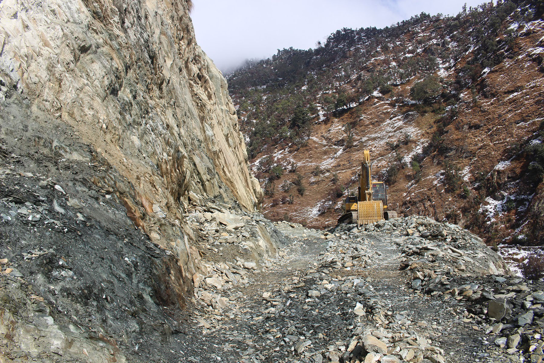 महतला भिरमा निर्माणाधिन सडक