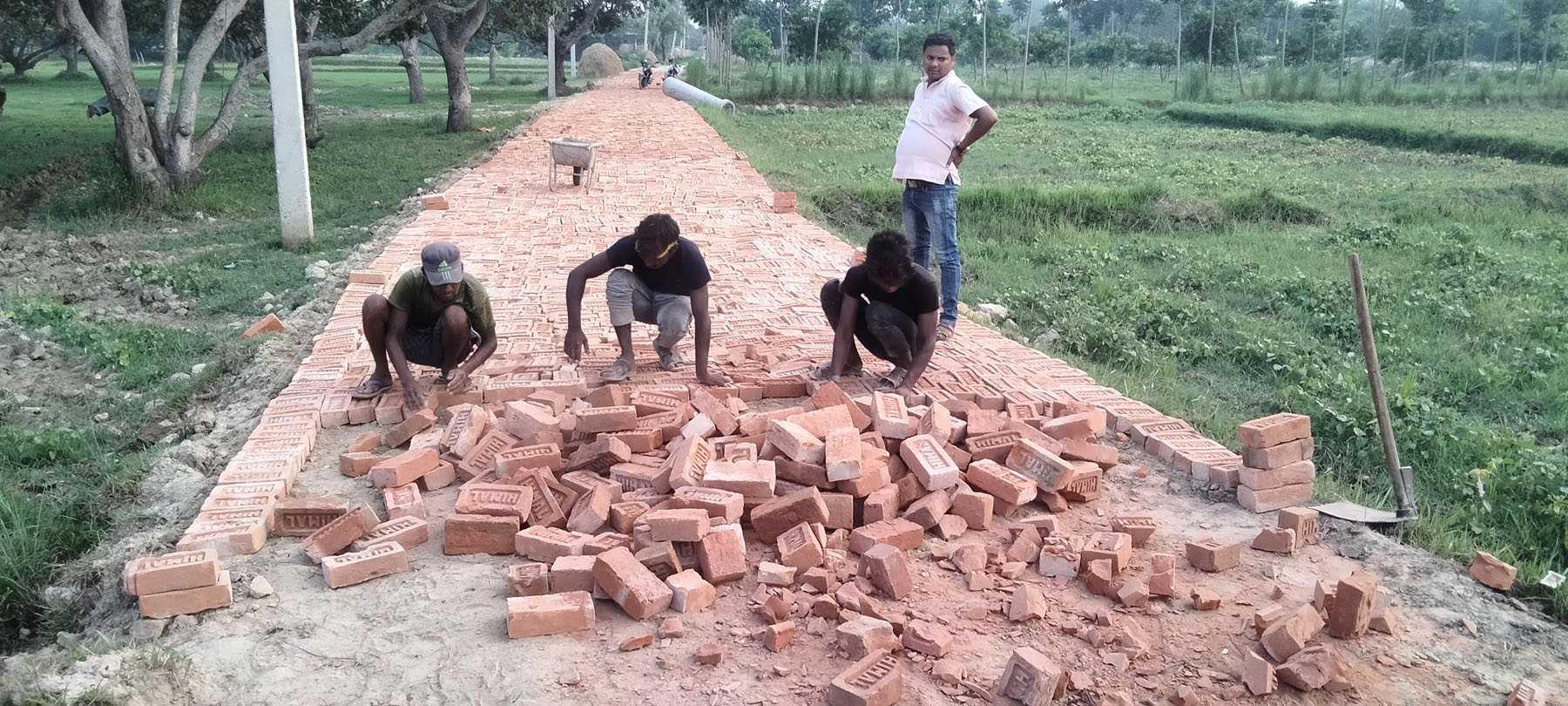 सडक निर्माण