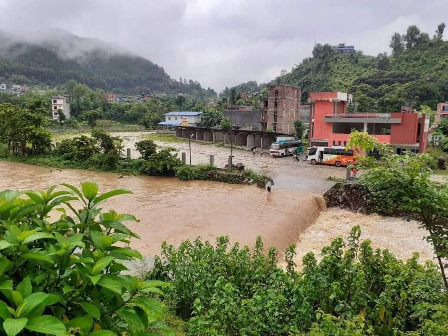 बस्ती डुब्न सक्ने खतरा