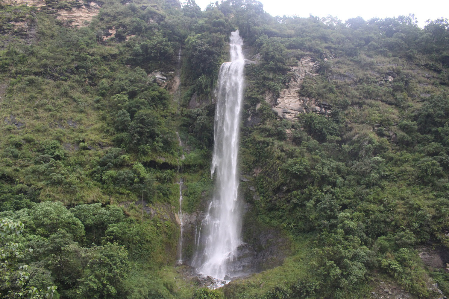 बाउसे झरना