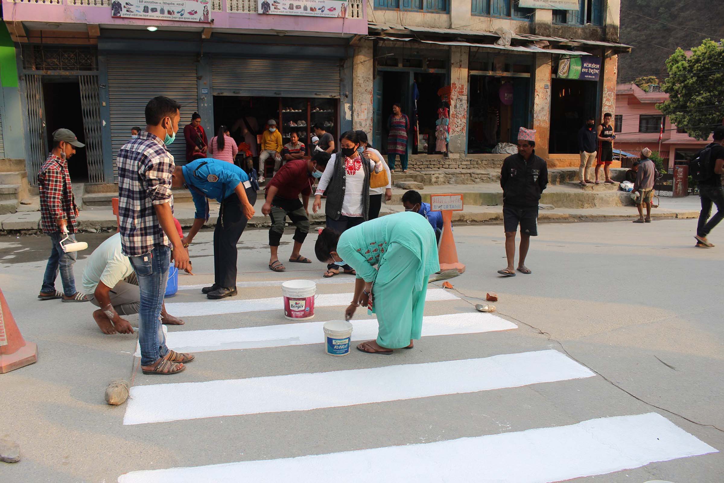 जेब्रा क्रस बनाइदै