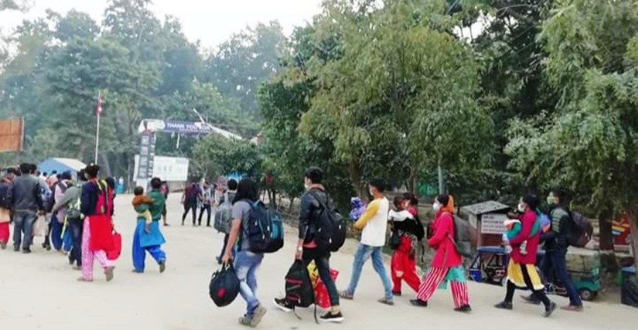 रोजगारीका लागि भारत जाने नेपालीहरुको लाम लाग्न थाल्यो