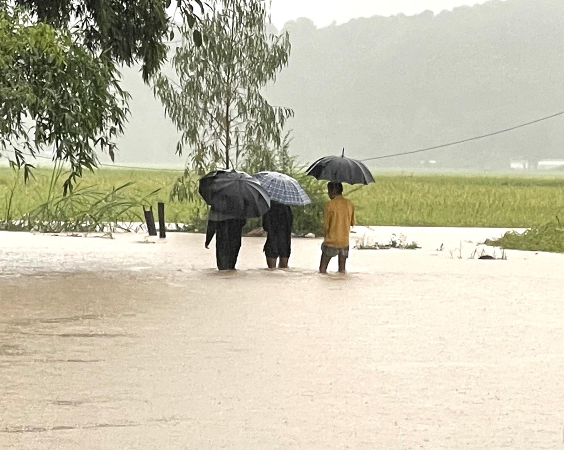 डुबान परेपछि सुरक्षित स्थान जाँदै