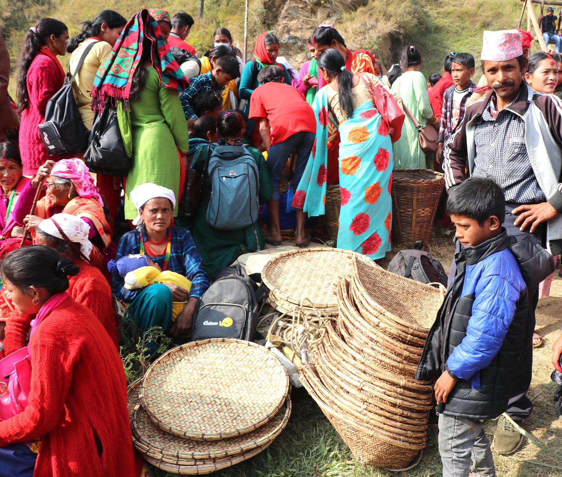 बाँसबाट बनेका सामग्री बिक्री
