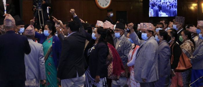 एमसीसी : आजै संसद्‌मा पेस गर्नेमा जोडमा कांग्रेस हुँदा माओवादी विपक्षमा, एमालेले बैठक चल्न नदिदा के गर्ला समाजवादी ?