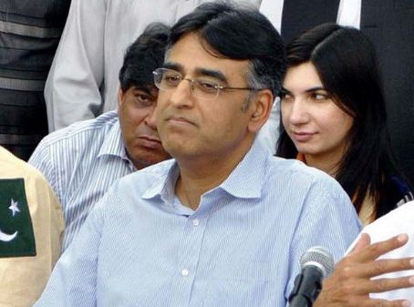 पाकिस्तानका अर्थमन्त्रीले दिए राजीनामा