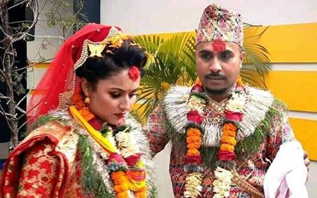 अभिनेता बिजय बरालले  कसे लगनगाँठो