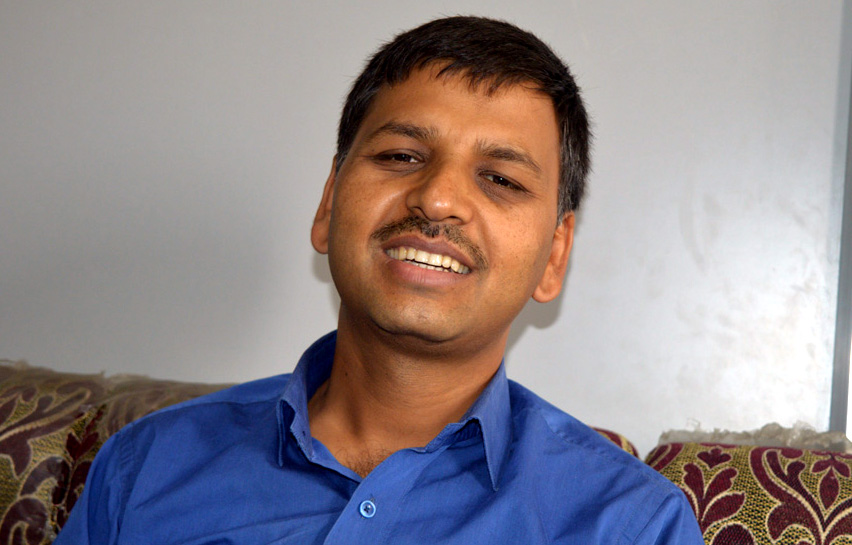 ‘रास्वपाका नेताको दिउँसो प्रधानमन्त्रीविरुद्ध नाराबाजी, राति बालुवाटार पुगेर हारगुहार’
