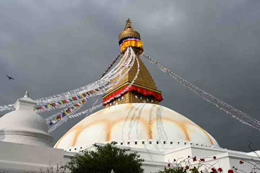 नबिल बैंकद्धारा बौद्ध स्तुपाका पुराना लुङ्गटालाई विस्थापन गरी वातावरण मैत्री लुङ्गटा स्थापना