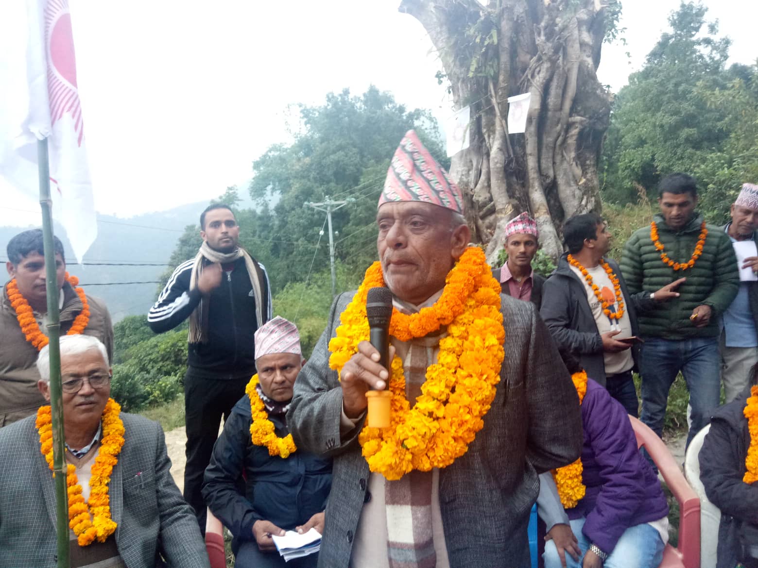 काँग्रेसका पुराना नेता नेकपामा