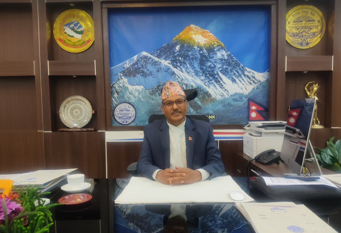 पुर्नवहाली भएका गभर्नरले गरे बैंकर्ससँग छलफल