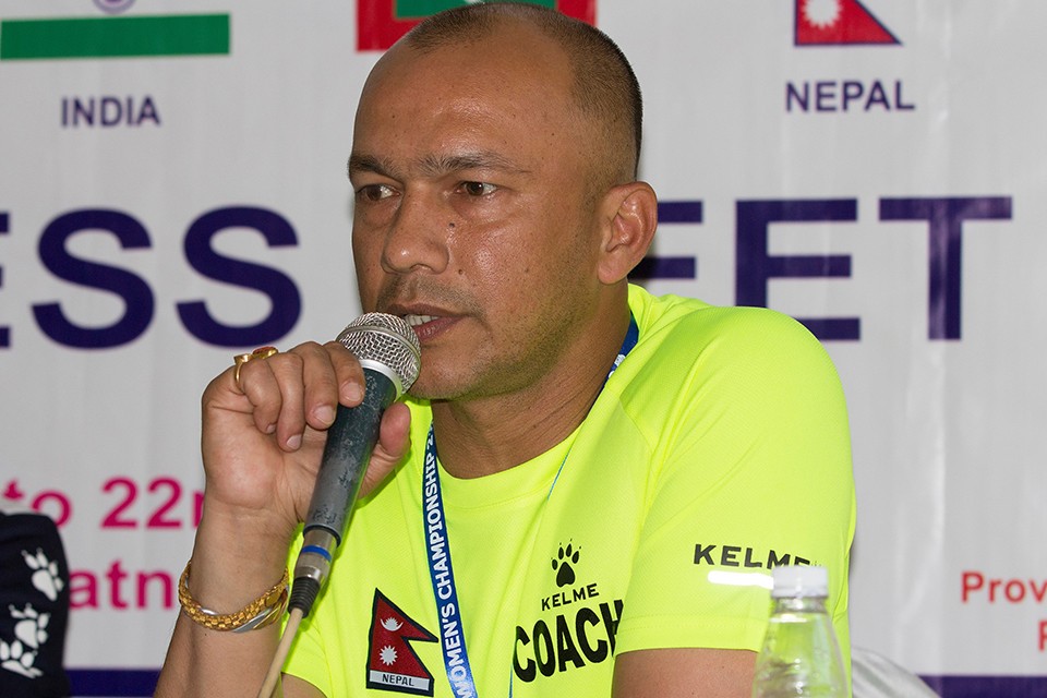 नेपाली राष्ट्रिय महिला फुटबल टिमका प्रशिक्षक हरि खड्काले दिए राजिनामा