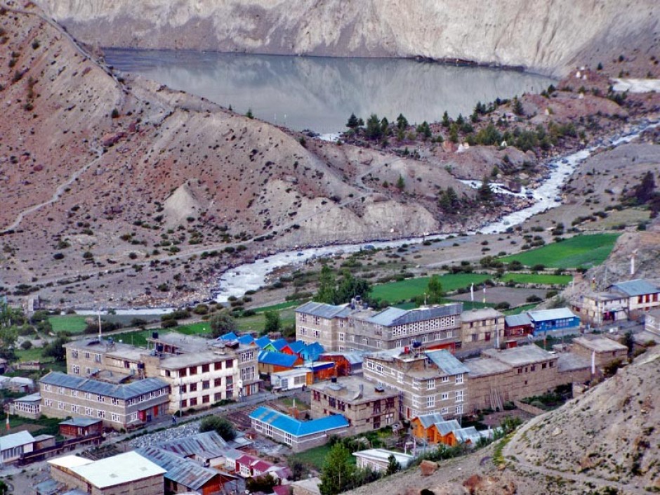 राष्ट्रिय प्रसारण लाइनले उज्यालो बन्दै मनाङ