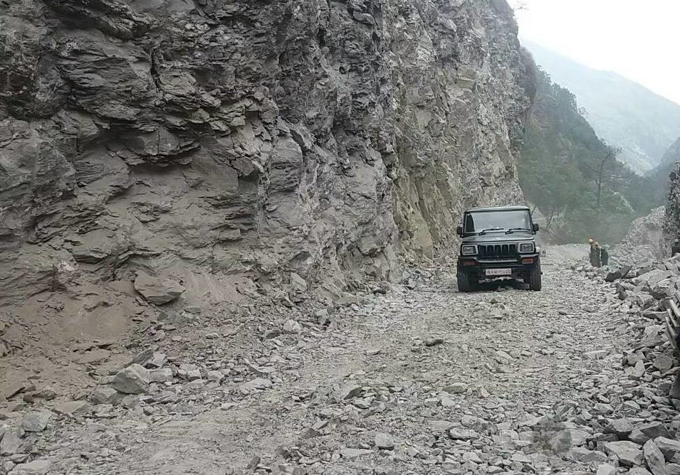 सवारी साधन मैलुङतर्फ केन्द्रित