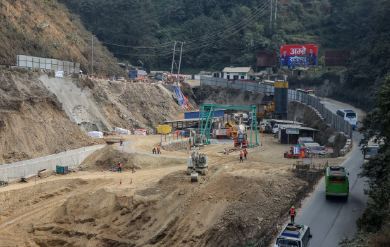 नागढुंगा सुरुङमार्ग खन्ने कार्य सुरु