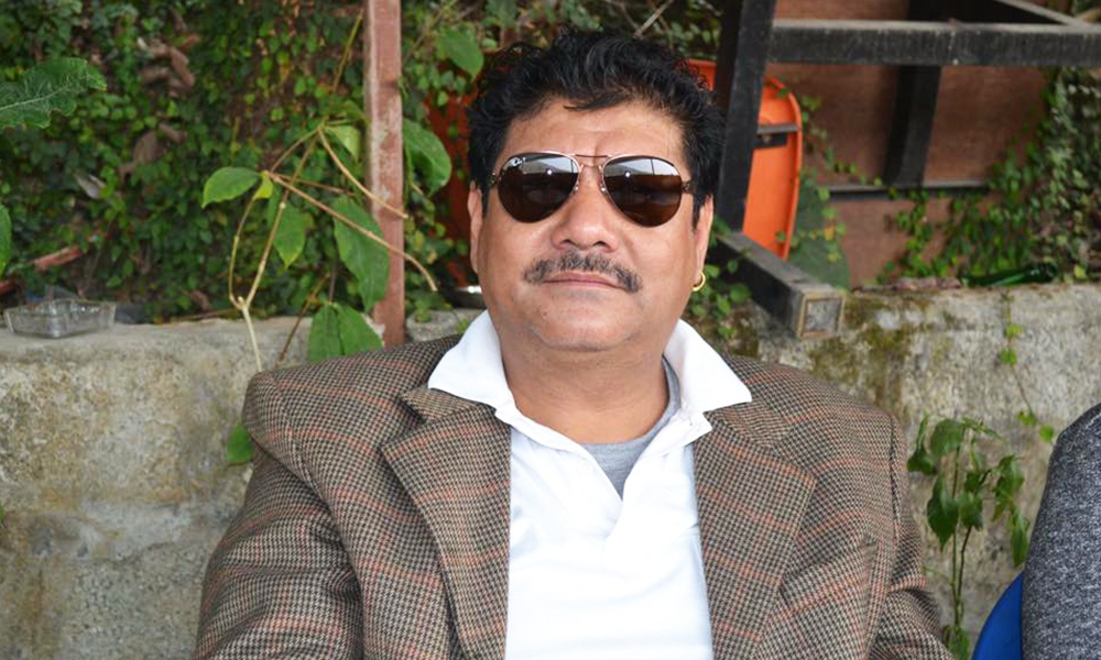 सरकारलाई  नरेन्द्र महर्जनको प्रश्न : सिनेमा हलभित्र कोरोना लुकेर बसेको हो ?