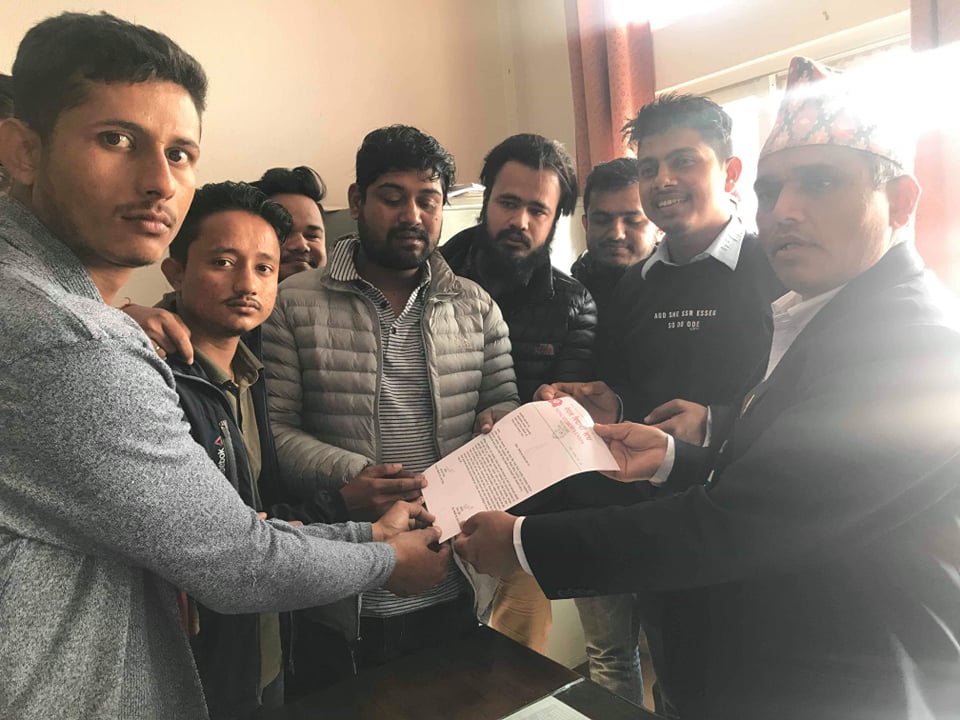 विदेशबाट फर्किने नेपालीको पक्षमा नेविसंघले बुझायो ज्ञापनपत्र