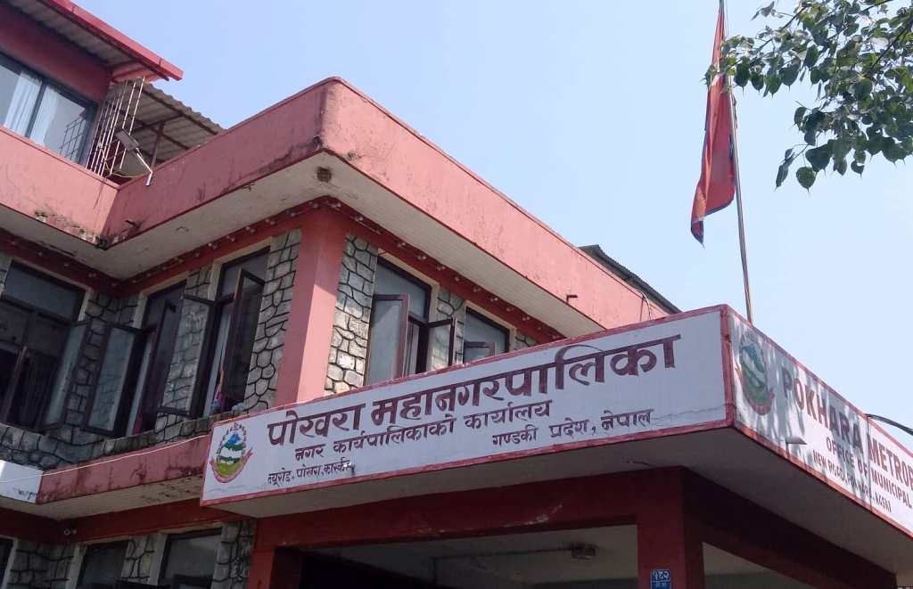कोभिड–१९ रोक्न महानगरमा स्यानिटाइजर टनेल