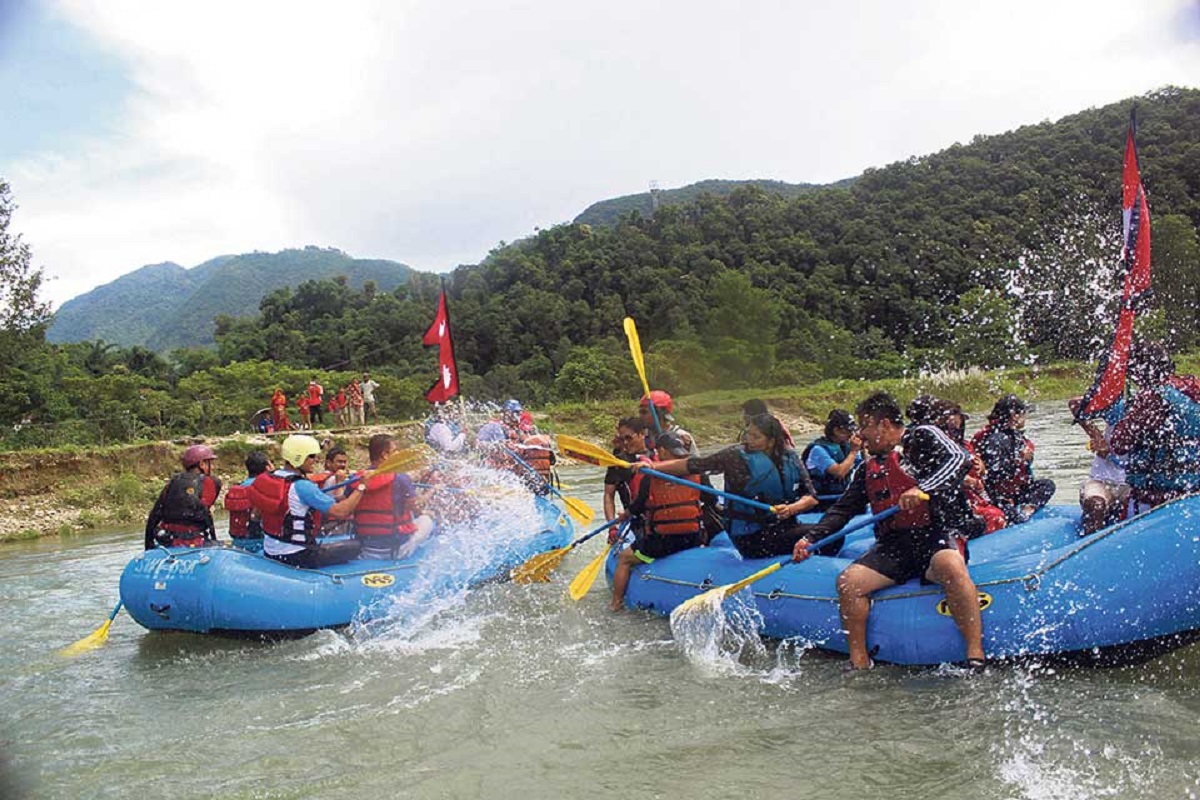 पर्यटन प्रवद्र्धनका लागि आँधीखोलामा ¥याफ्टिङ