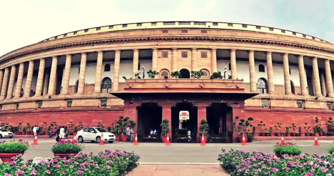 भारतको संसदमा गान्धीको नेतृत्वमा प्रदर्शन