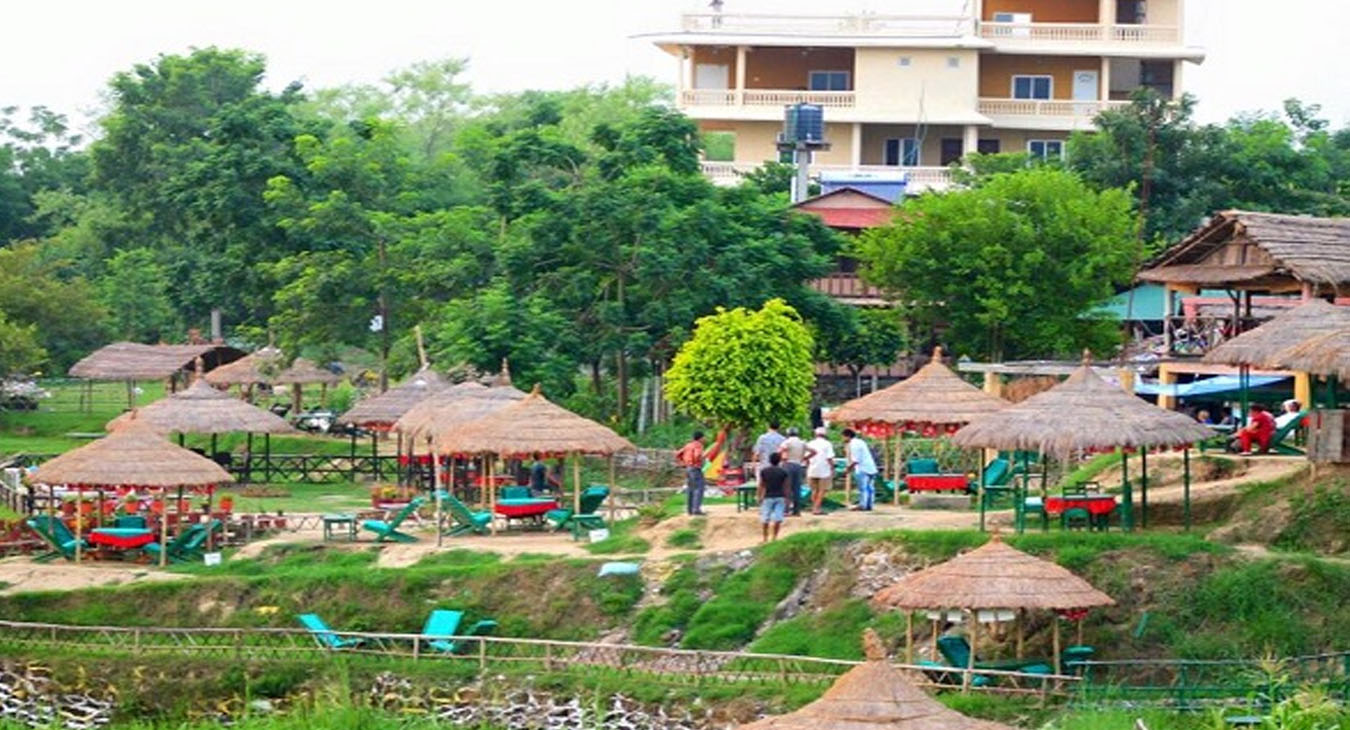 व्यवसाय सुस्ताएपछि ‘घुमौँ सौराहा’अभियानले तान्यो पर्यटक