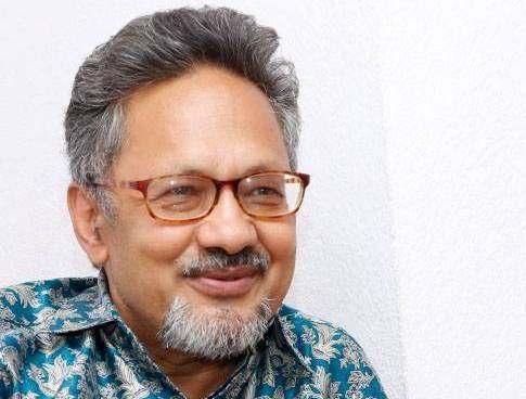 जसलाई नियमन गर्ने हो उनैले बनाए हवाई नीति ?