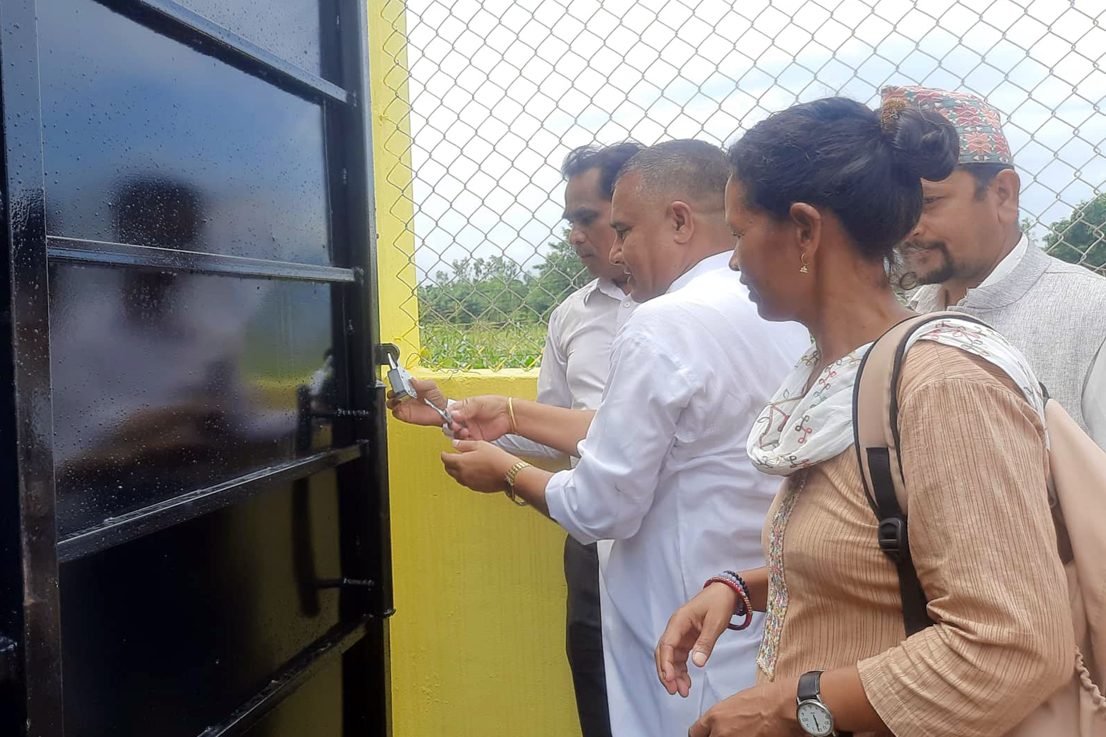 इन्धन डिपो निर्माणस्थलमा तालाबन्दी