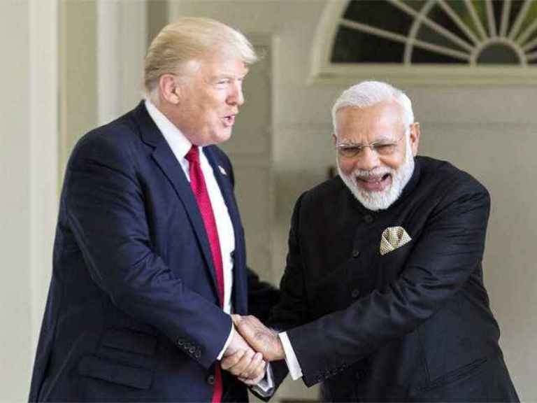 फेरी भेट्दै मोदी र ट्रम्प