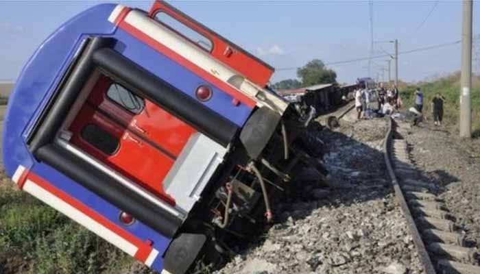 टर्कीमा रेल दुर्घटना, २४ को मृत्यु, सयौँ घाइते