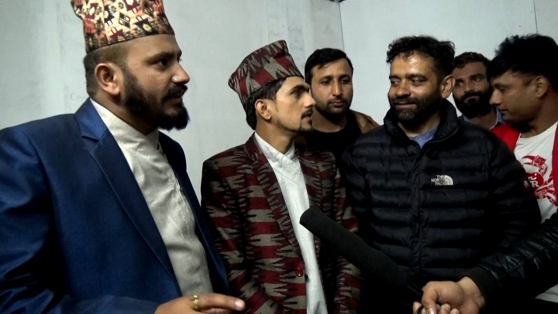 को बन्छ करोडपतिको सेटमा भद्रगोल टिम