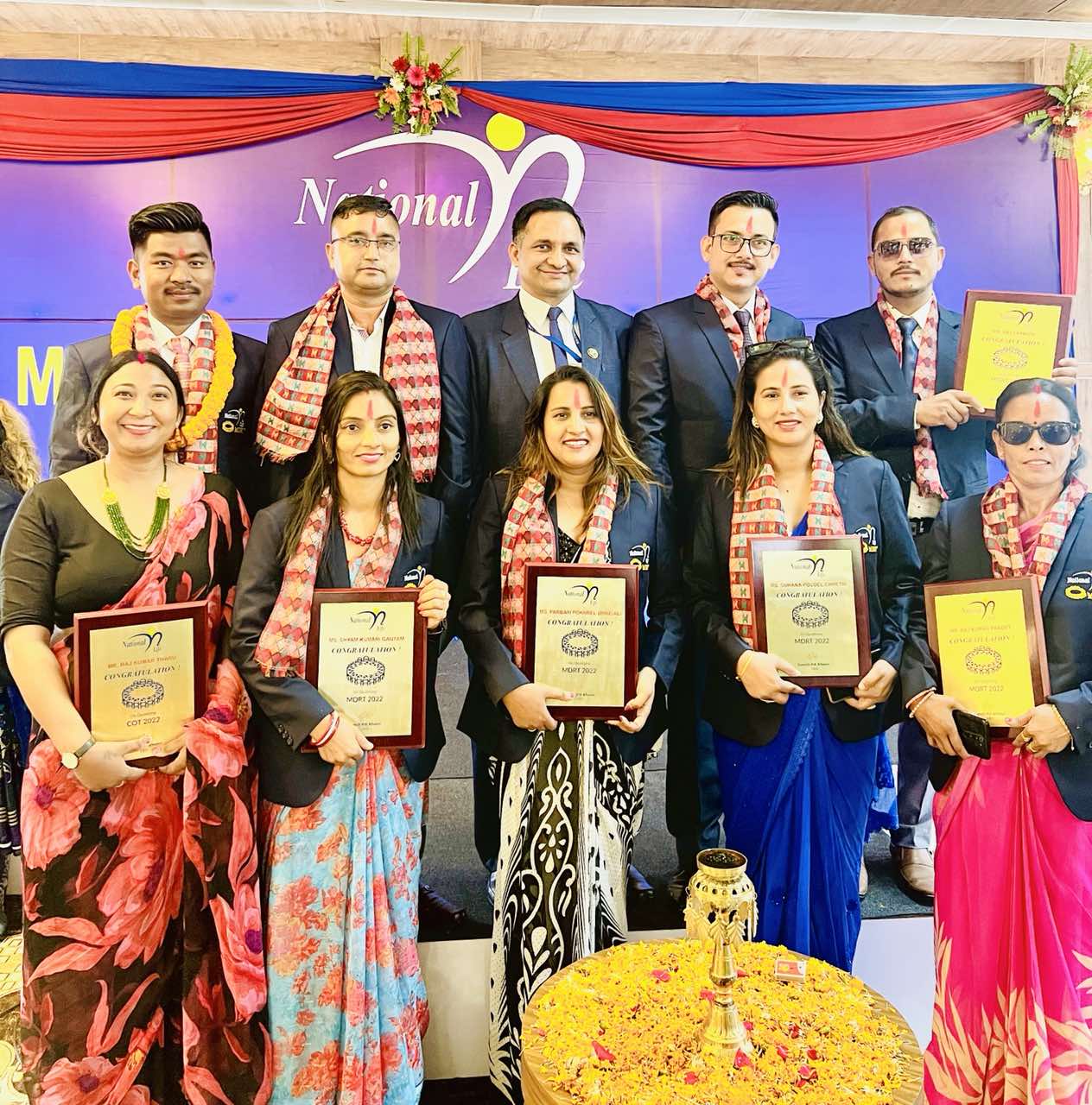नेशनल लाइफद्वारा एमडीआरटीका विजेता अभिकर्ता सम्मानित