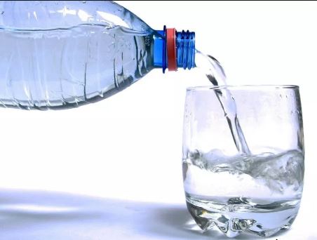 दैनिक कति पानी पिउने ?