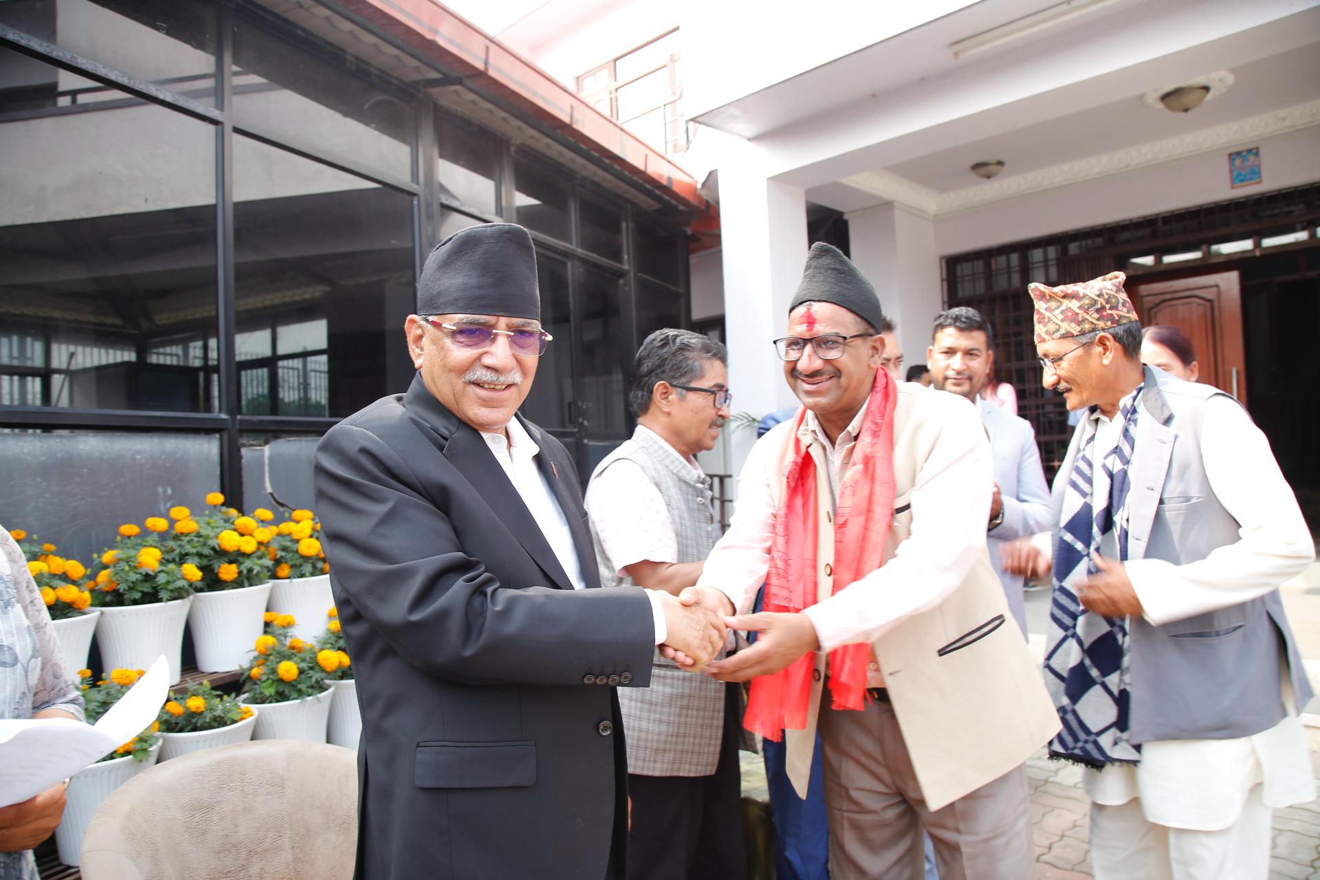 जसपा कर्णालीका अध्यक्षसहित दर्जनौं नेता माओवादीमा प्रवेश