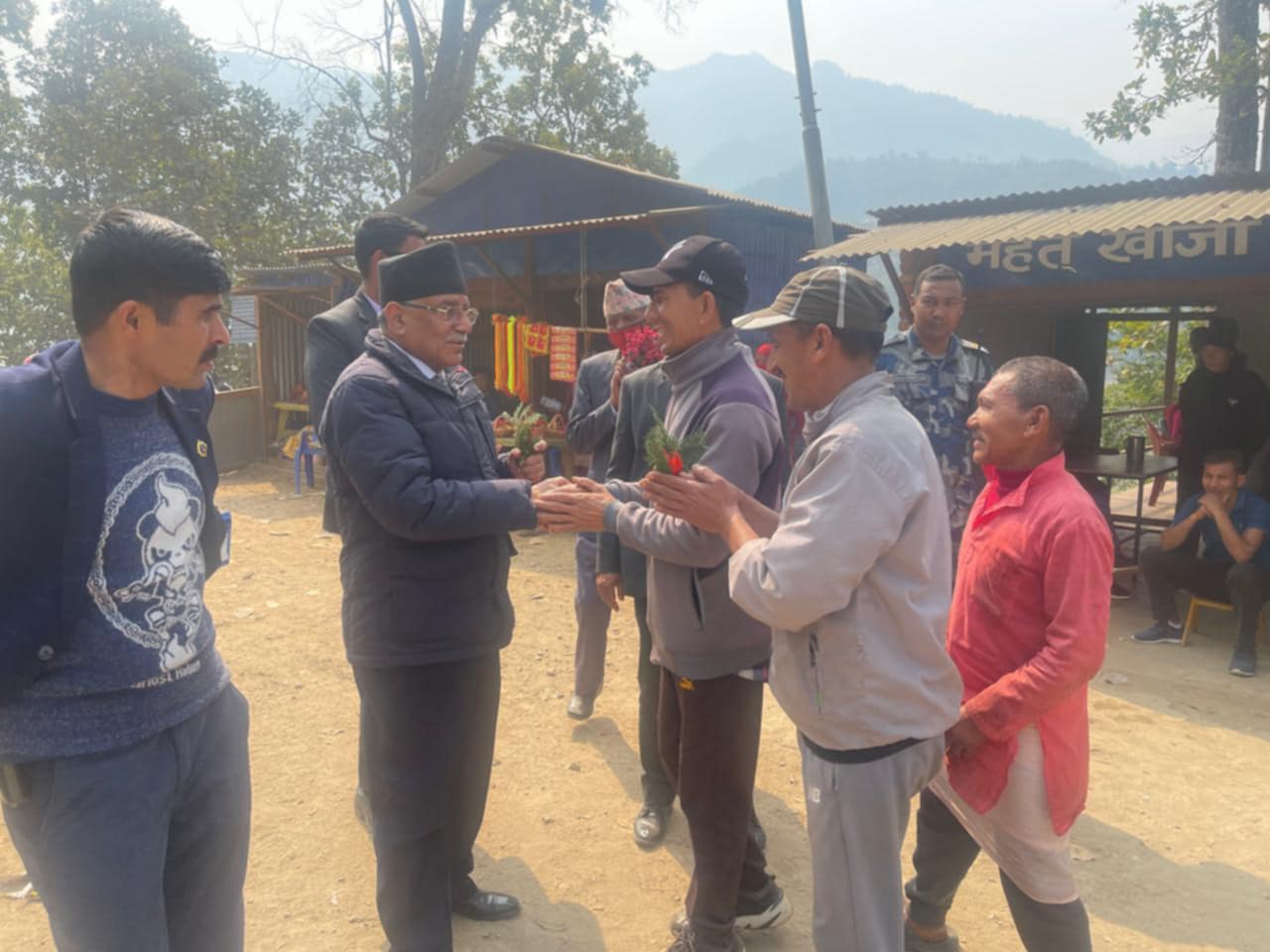 गोरखा पुगेर मतदाता समक्ष प्रचण्डको स्वीकारोक्ति- आफ्नो निर्वाचन क्षेत्रको काममा बढी ध्यान दिन सकेन