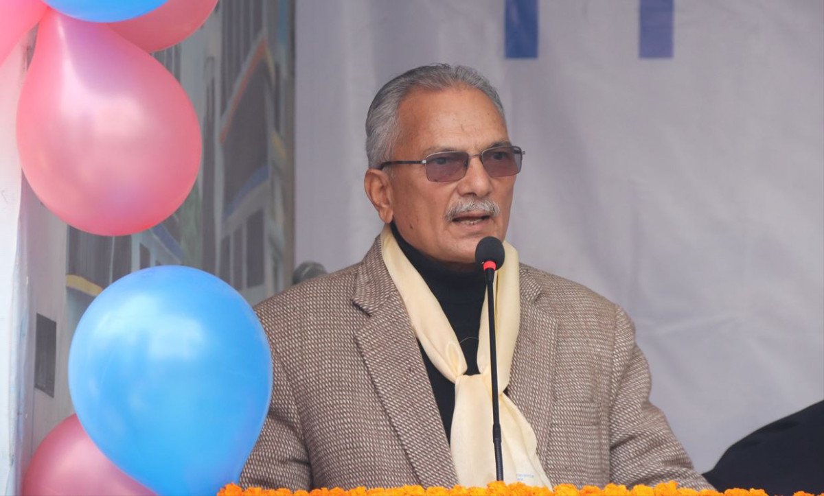 अहिलेको अर्थतन्त्र परम्परावादी र आधुनिकतावाद बीचको सङ्क्रमणबाट गुज्रिएको  पूर्वप्रधानमन्त्री भट्टराईको टिप्पणी