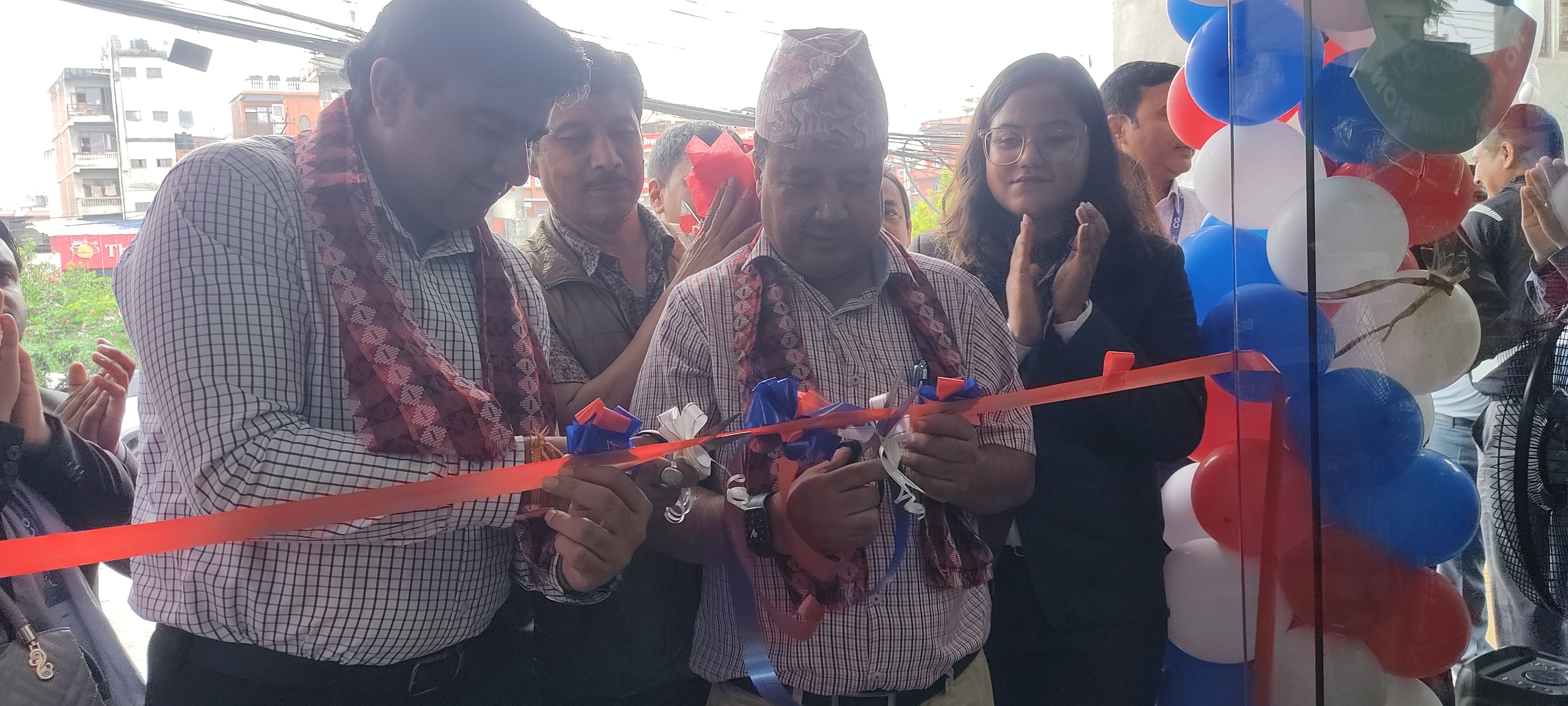 भक्तपुरको गट्ठाघरमा सी जी डिजिटल को २३ औ शोरुम खुल्यो !