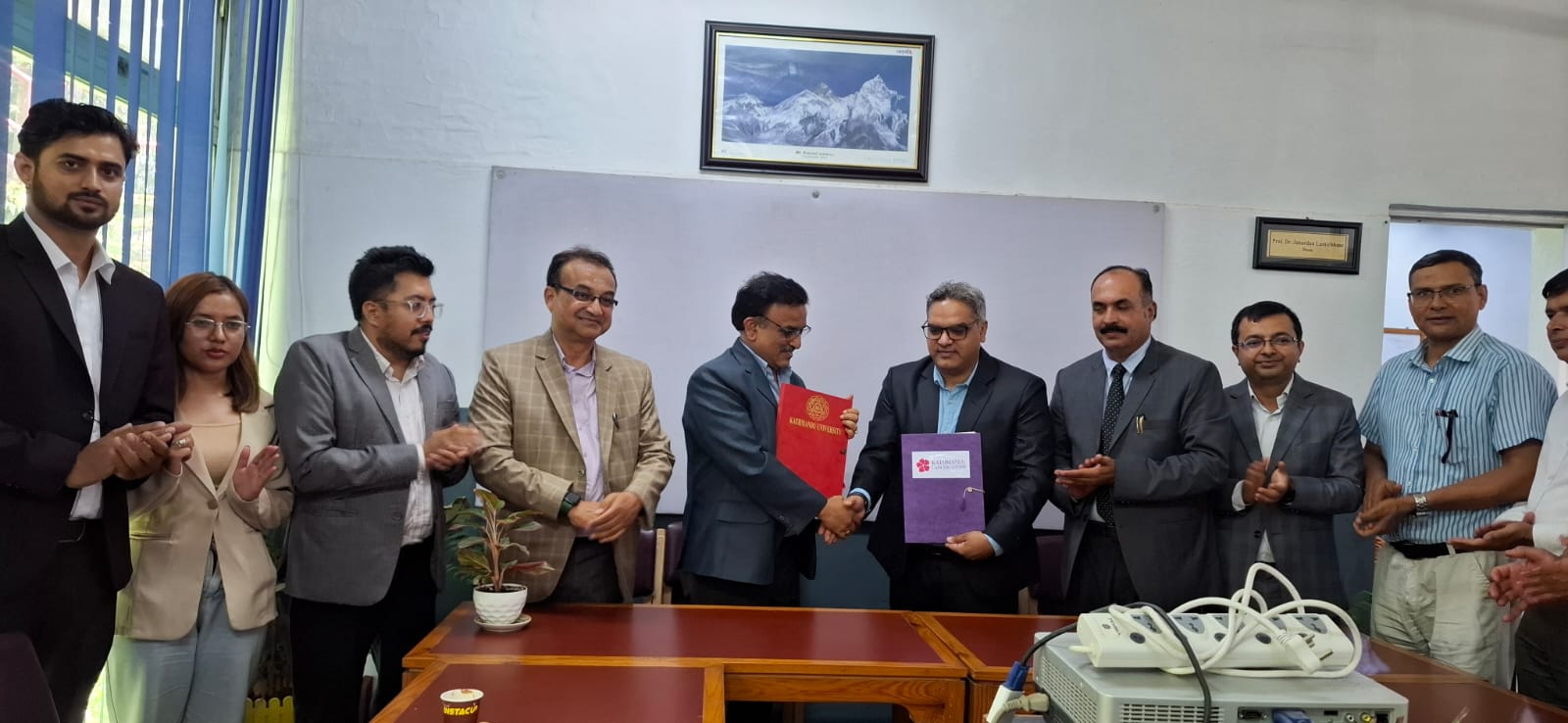 काठमाडौँ क्यान्सर सेन्टर र काठमाडौँ विश्वविद्यालयबिच सम्झौता