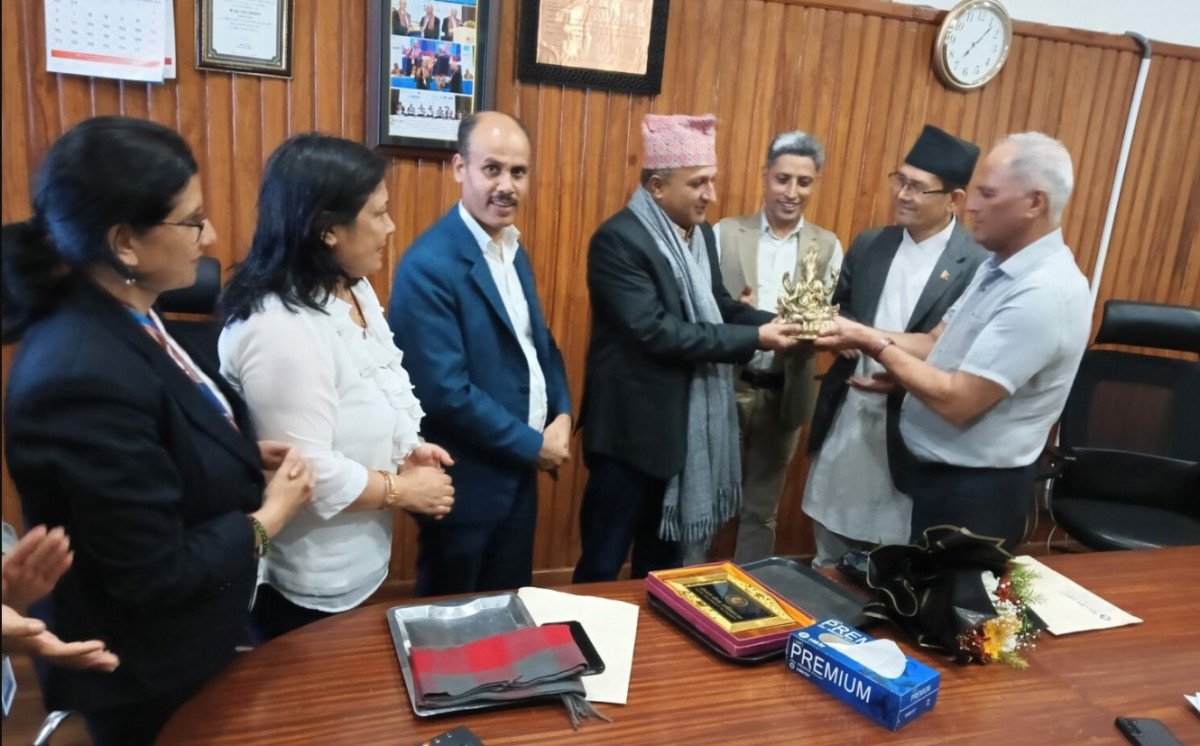 बीमा प्राधिकरणका संचालक ओलीको बिदाई