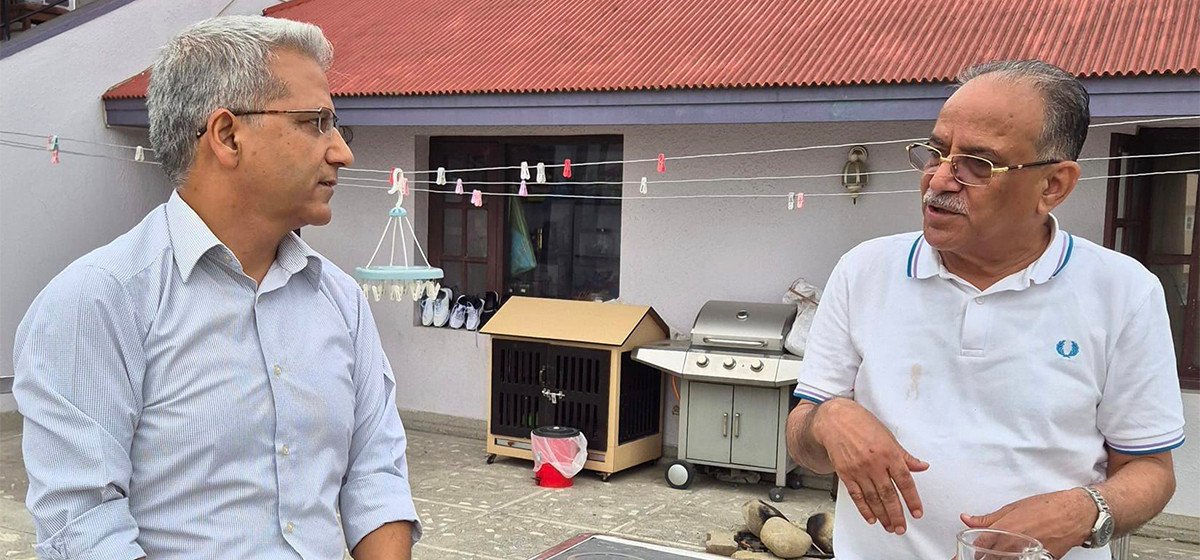 प्रचण्ड सचिवालयको खण्डनमा मिश्रको विमति